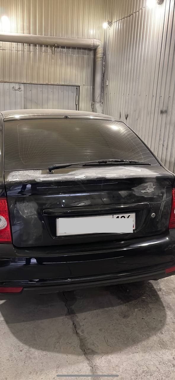 Полная покраска Лада Приора (чёрная) — до